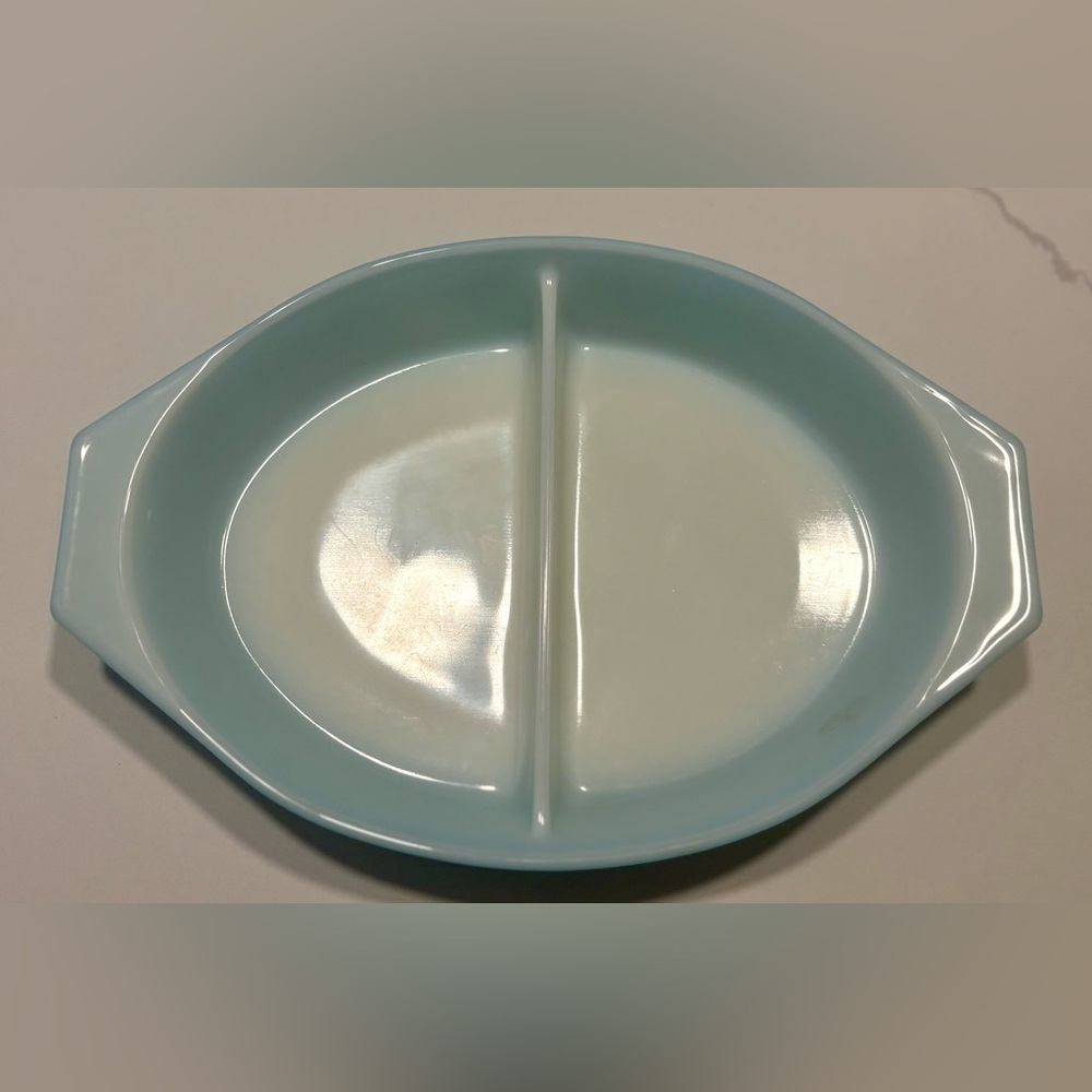 Pyrex Turquoise Blue Divided Casserole Dish - 1 1/2 QT - Picture 2 of 6